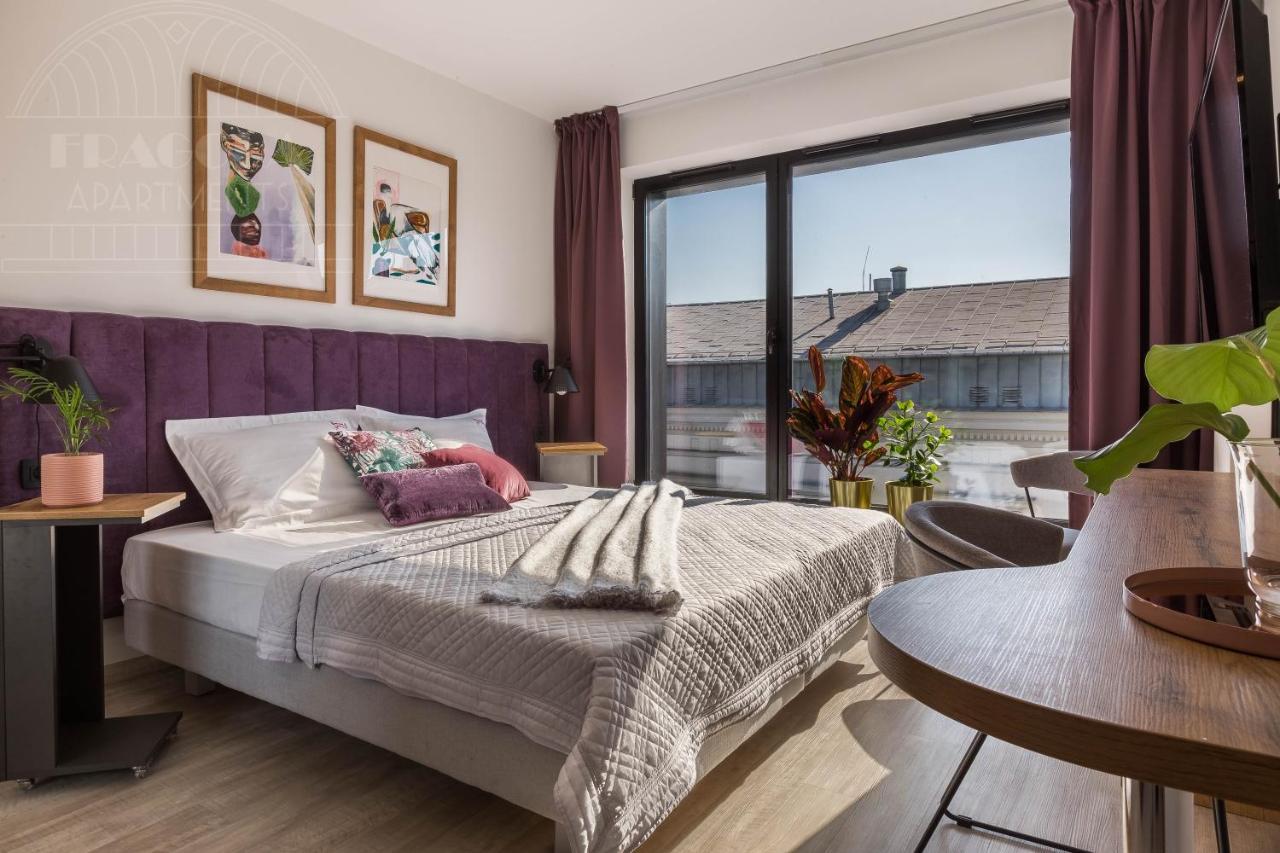 Modern View Of Planty Park Apartman Krakkó Kültér fotó